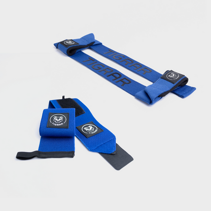 Set van blauwe wrist straps en weight lifting straps, ideaal voor gewichtheffen en andere intensieve trainingen.