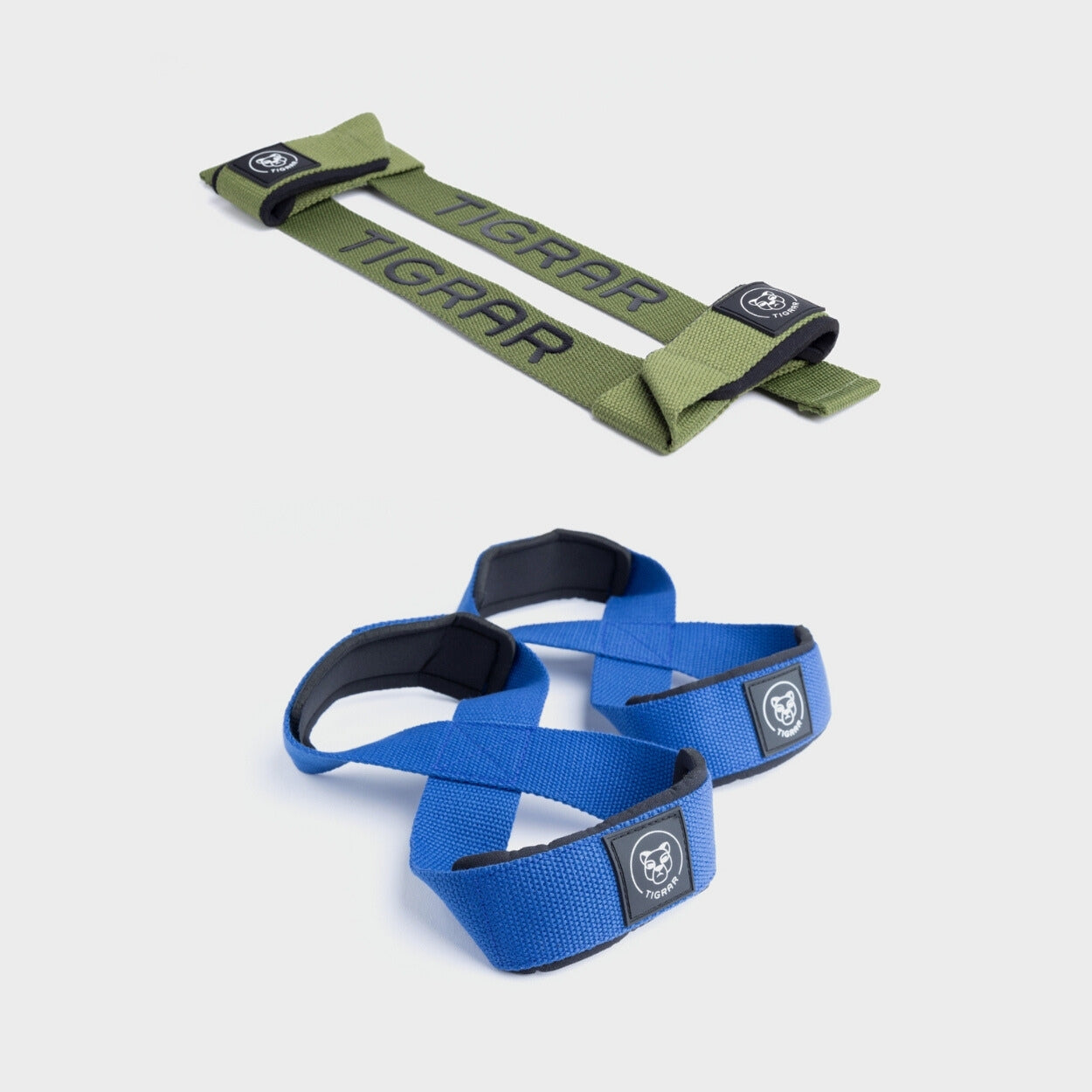 Groene lifting straps met blauwe figure 8 straps, voor een stabiele grip tijdens gewichtheffen.